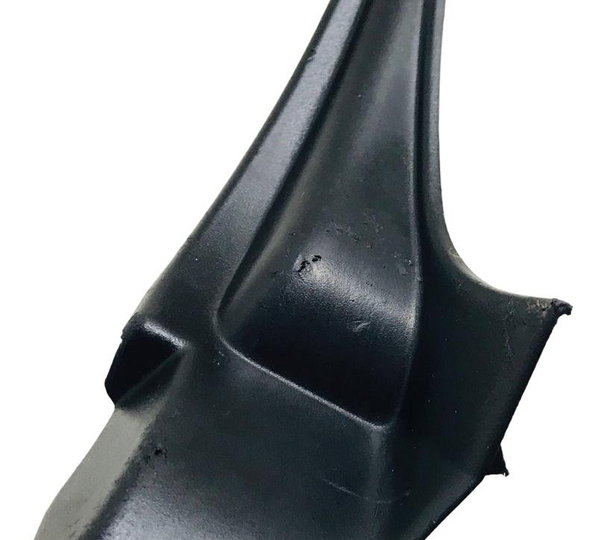 Acabamento Churrasqueira Direita Nissan Versa 2012/2018