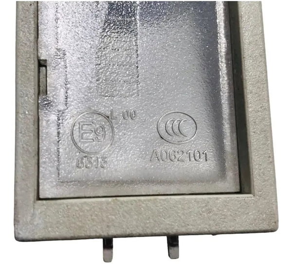 Lanterna / Luz De Placa Chevrolet Onix Joy 2019 13526495