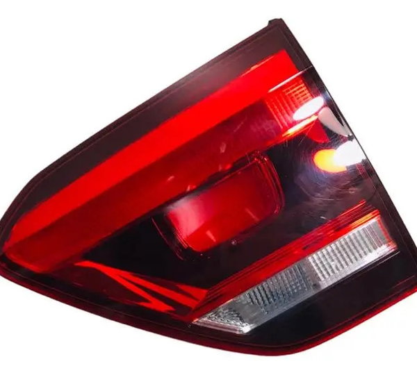 Lanterna Tampa Traseira Direita Vw Fox 1.6 2015/2019