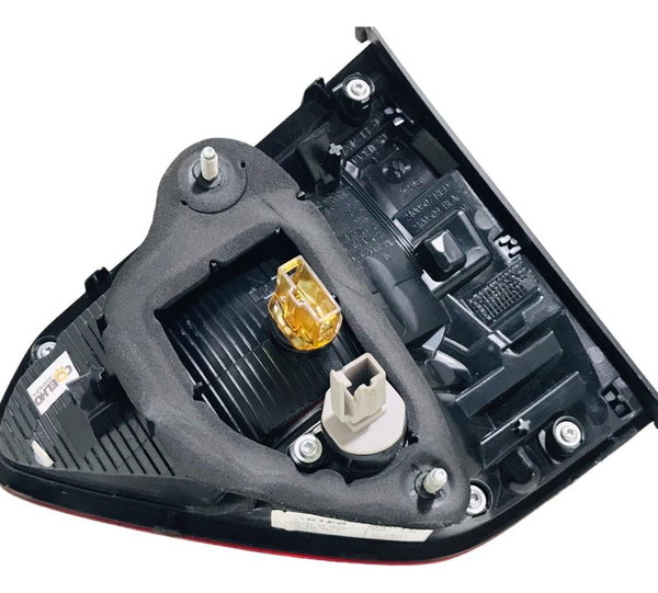Lanterna Tampa Traseira Lado Esquerdo Vw Fox 2015/2019