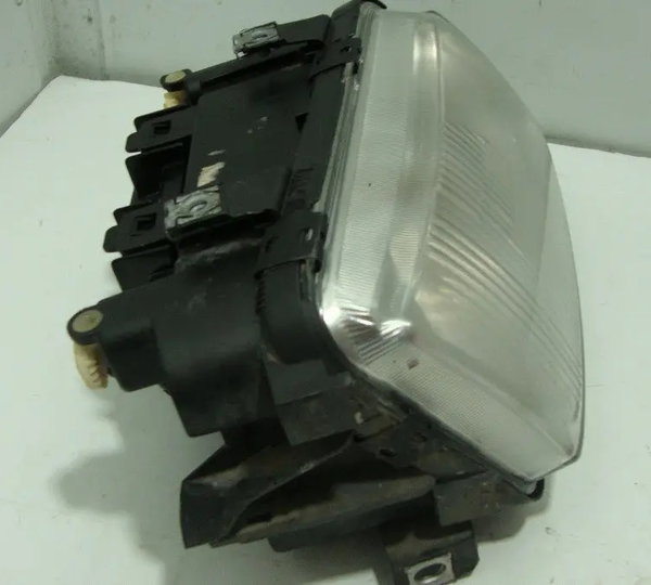Farol Direito Audi A3 1997-usado
