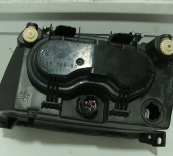 Farol Direito Audi A3 1997-usado