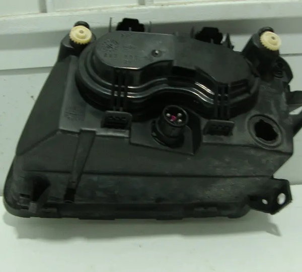 Farol Direito Audi A3 1997-usado