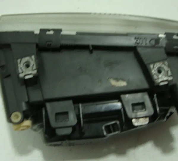 Farol Direito Audi A3 1997-usado