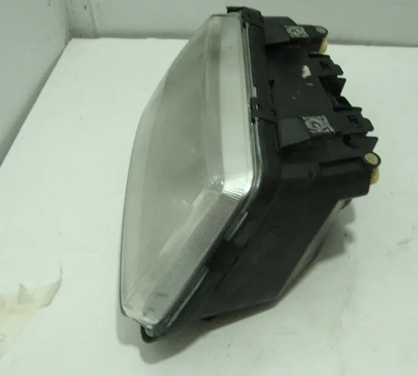 Farol Direito Audi A3 1997-usado