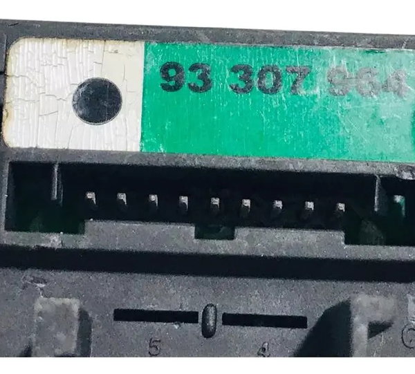 Botão Pisca Alerta / Trava Elétrica Gm Vectra 2006 A 2011