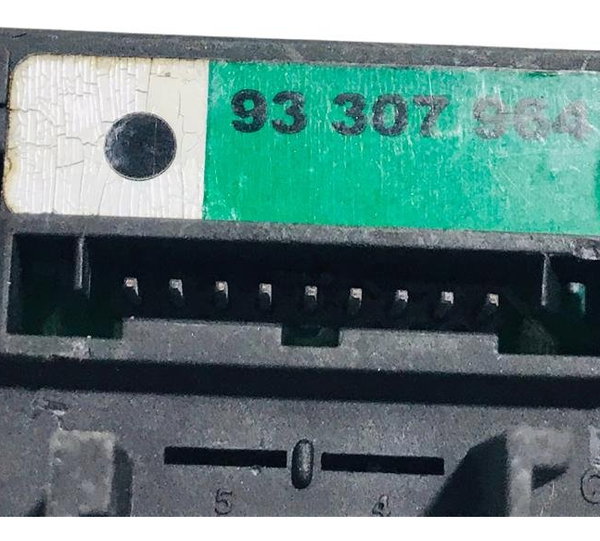 Botão Pisca Alerta / Trava Elétrica Gm Vectra 2006/11