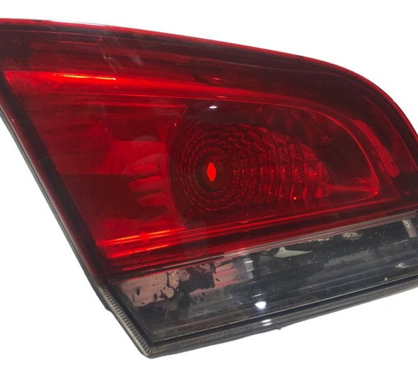 Lanterna Tampa Tras. Esquerda Fiat Siena 2010 C/detalhe Vermelho
