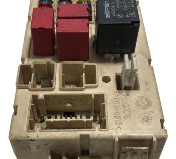 Caixa Fusiveis Interna Fiat Stilo 1.8 8v 2006