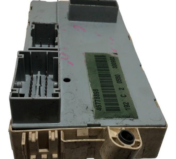 Caixa Fusiveis Interna Fiat Stilo 1.8 8v 2006