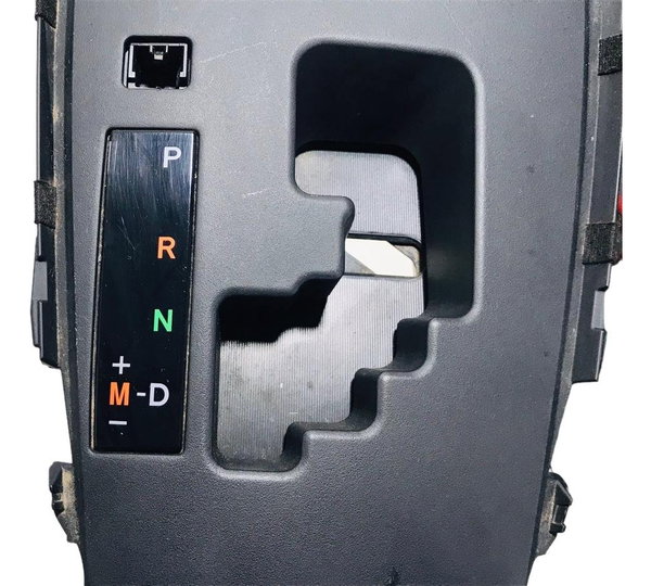 Moldura Alavanca Câmbio Automático Toyota Yaris 1.5 2020