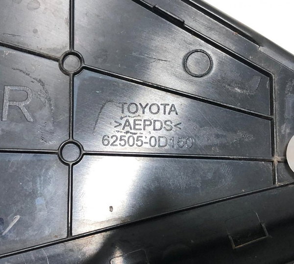 Acabamento Externo Porta Tras Direita Toyota Yaris Sedan 019 Original Foto