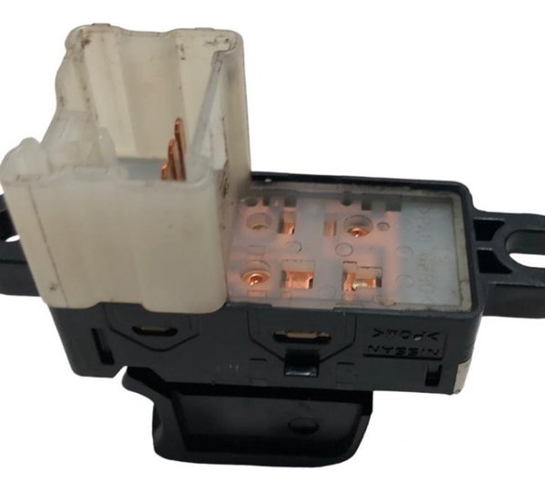 Botão Comando Vidro Elétrico Nissan March 2015/2016