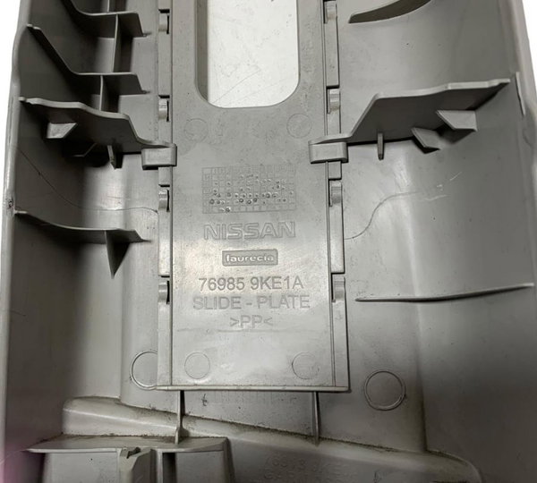 Acabamento Coluna Direita Nissan Versa 2019