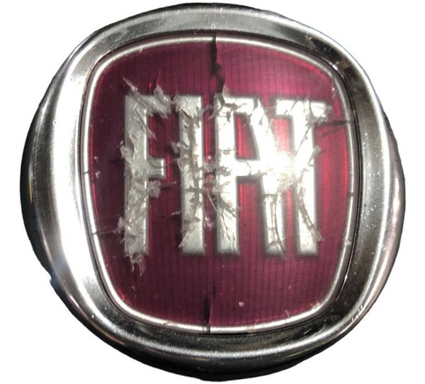 Emblema Grade Dianteira Strada 2018