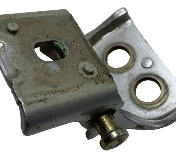 Dobradiça Inferior Porta Traseira Esquerda Peugeot 307 2009