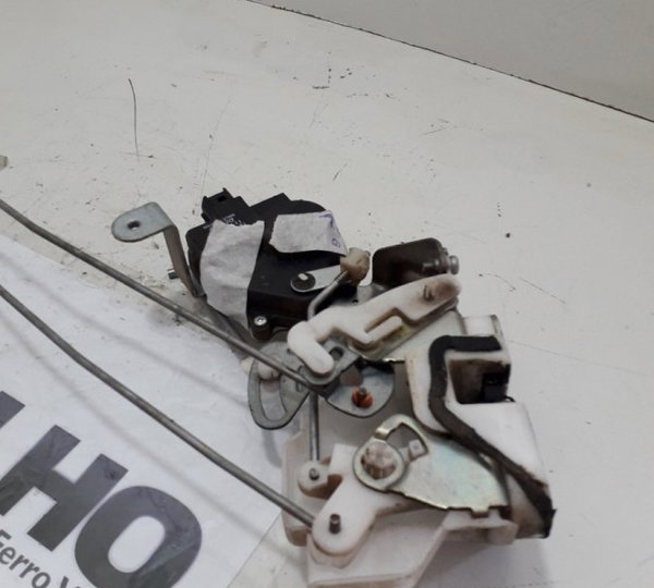 Fechadura Porta Traseira Esquerda Mitsubishi Tr4 2013-usado