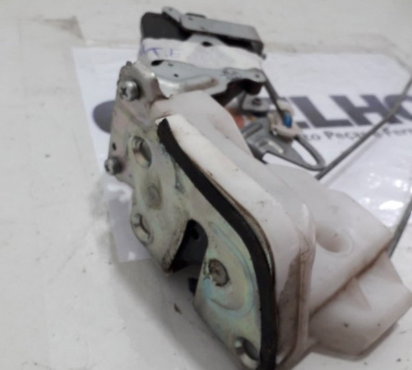 Fechadura Porta Traseira Esquerda Mitsubishi Tr4 2013-usado