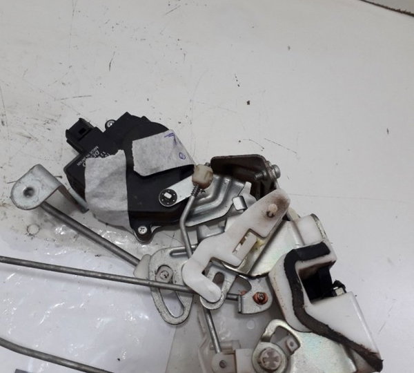 Fechadura Porta Traseira Esquerda Mitsubishi Tr4 2013-usado