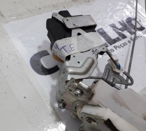 Fechadura Porta Traseira Esquerda Mitsubishi Tr4 2013-usado
