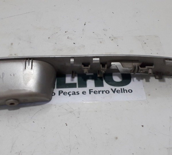 Moldura Botão Vidro Dianteiro Direito Mmc Triton 3.2 2010