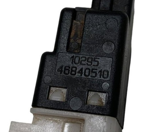 Interruptor Sensor Pedal Meio Fiat Strada 1.4 2018