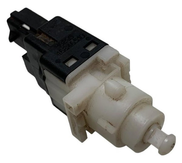 Interruptor Sensor Pedal Meio Fiat Strada 1.4 2018