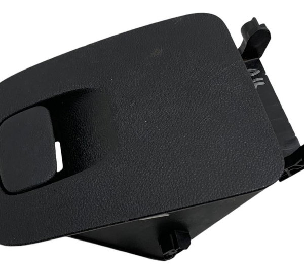 Tampa Caixa Fusivel Interna Chevrolet Tracker 2015