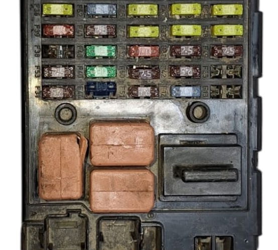 Caixa Fusivel E Rele Fiat Stilo 1.8 51786077