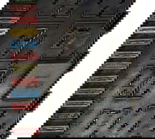 Caixa Fusível Volkswagen Polo Golf Audi A4 A6 1.8 1995