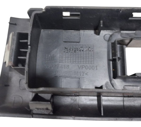 Moldura Botao Vidro Direito Gm Onix Prisma 2013 20 52027418