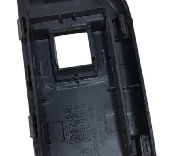 Moldura Botao Vidro Direito Gm Onix Prisma 2013 20 52027418