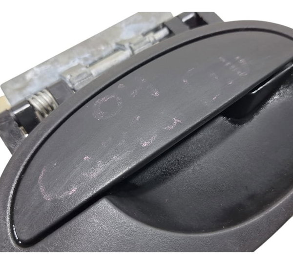 Maçaneta Externa Dianteira Direita Gm Corsa - Detalhe