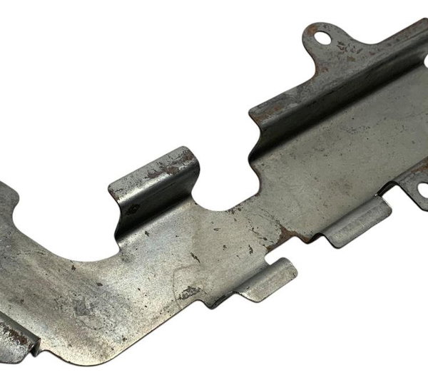 Chapa Defletor Coletor Admissão Mitsubishi Pajero 2.4 2021