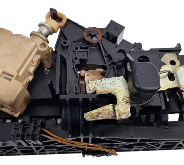 Maçaneta Traseira Porta Malas S/ Cilindro Audi A3 2000-06