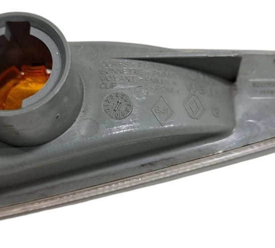 Lanterna Pisca Seta Dianteira Esq. Renault Sandero 2011-12
