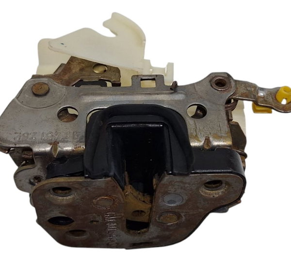 Fechadura Dianteira Direita Chevrolet Corsa/celta 1998-01
