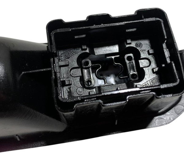 Botão Vidro Traseiro Direito Renault Duster 1.6 2022 Detalhe
