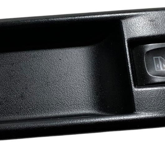 Botao Moldura Vidro Dianteiro Direito Renault Duster 2022