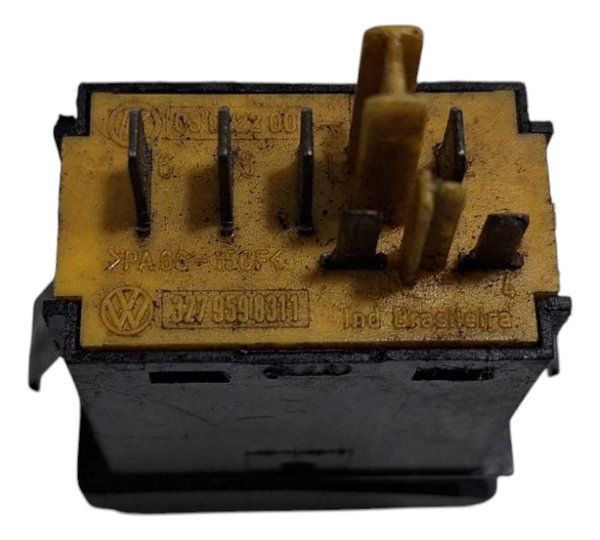 Botão Abertura Porta Malas Vw Santana 1999-06