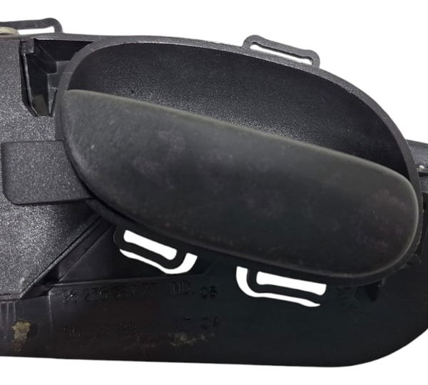 Maçaneta Interna Esquerda Peugeot 206 2007 - Detalhe