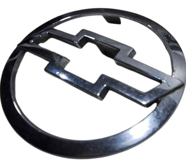 Emblema Grade Chevrolet Corsa 2005 - Detalhe