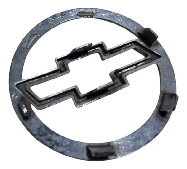 Emblema Grade Chevrolet Corsa 2005 - Detalhe