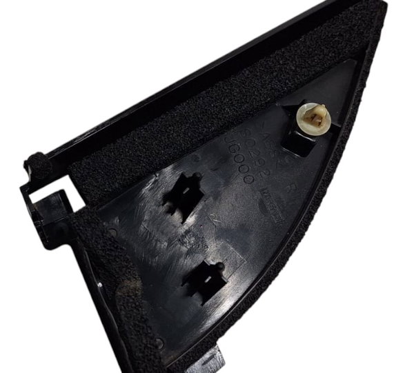 Moldura Interna Do Espelho Retrovisor Direito X-trail 2008