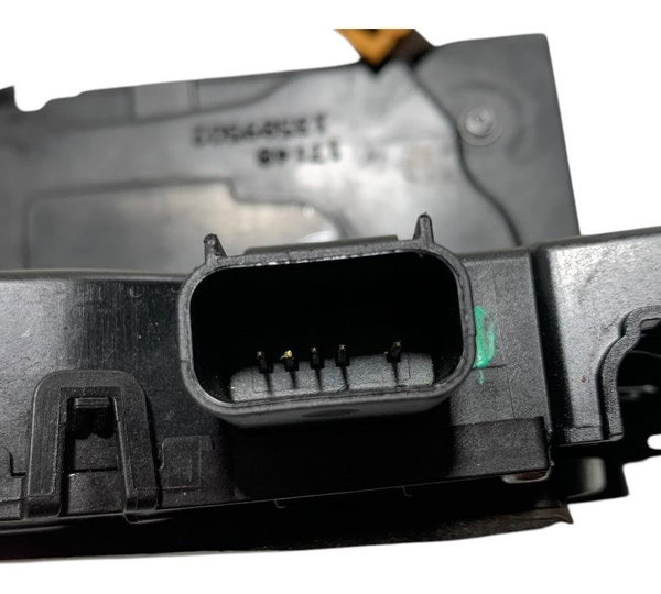 Fechadura Porta Dianteira Direita Chevrolet Onix Spin 2015