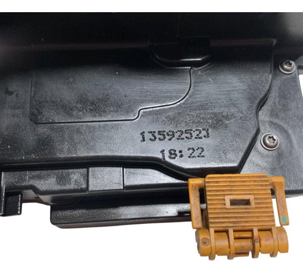Fechadura Porta Dianteira Direita Chevrolet Onix Spin 2015