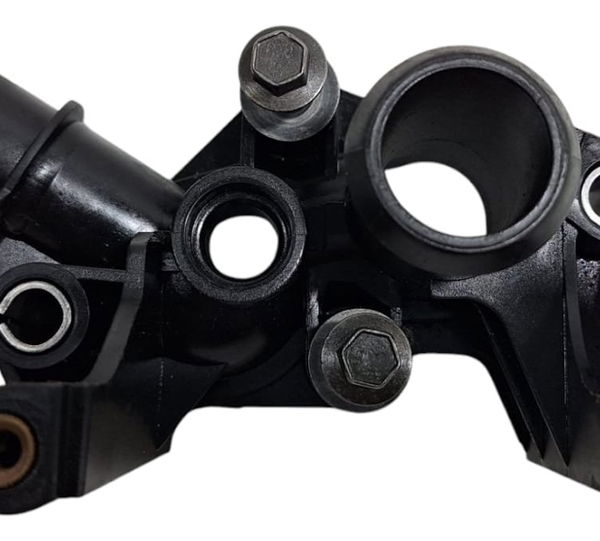 Carcaça Válvula Termostática Ford Focus 2011