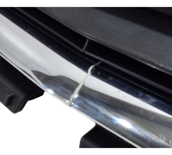 Grade Superior Cromada Gm Onix Prisma 2013 - Detalhe