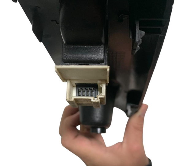 Botão Vidro Dianteiro Direito Chery Qq 2012
