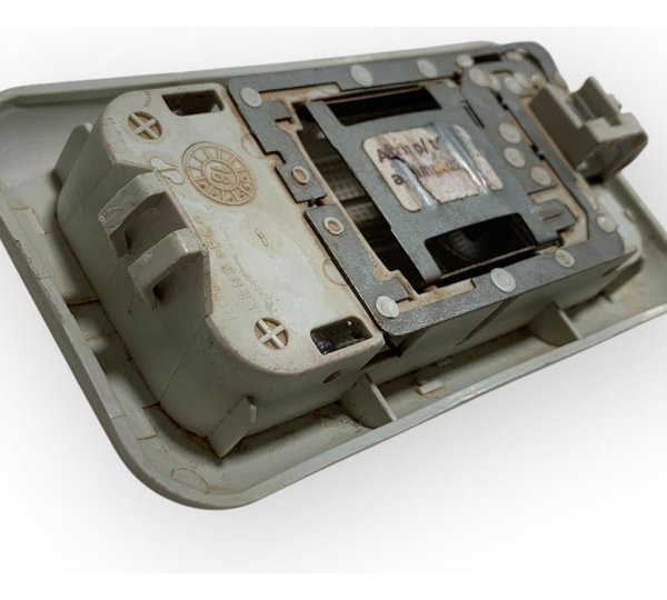 Luz Cortesia Teto Fiat Uno Mille 2008